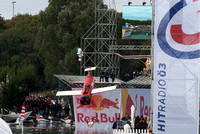 Red Bull Flugtag 2012 - Feuerlösch Air