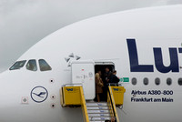 Airbus A380 first Landing in Vienna